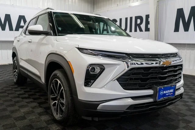 New 2026 Summit White Chevrolet LT image 4