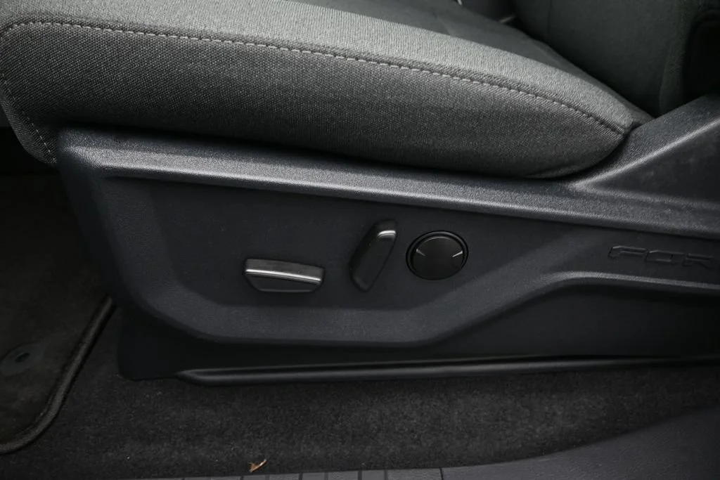 New 2026 Carbonized Gray Metallic Ford XLT image 23