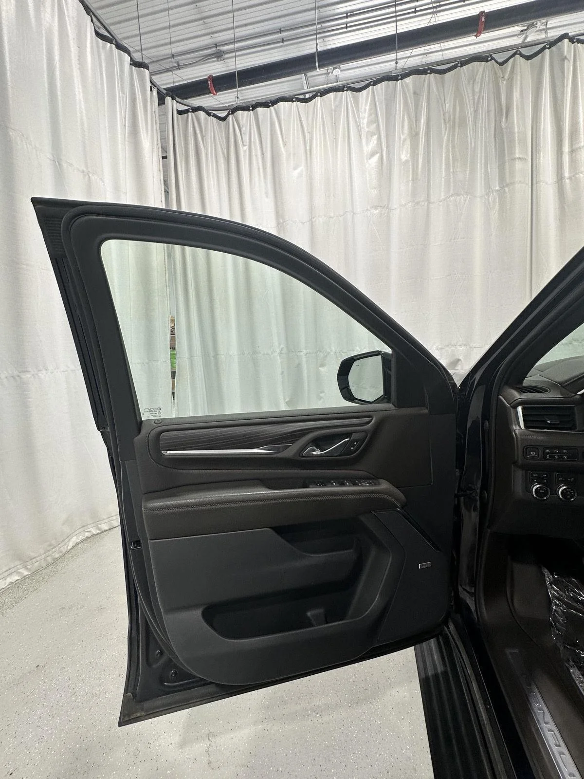 Used 2023 Midnight Blue Metallic GMC Denali image 16