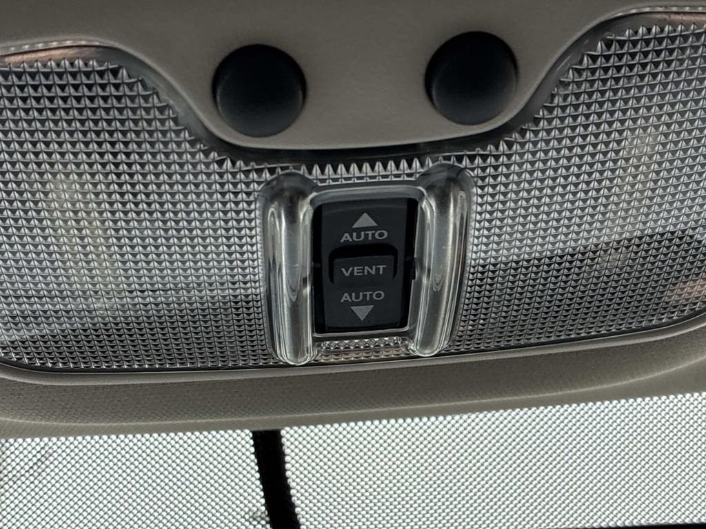 Used 2017 Gray Jeep Latitude image 36