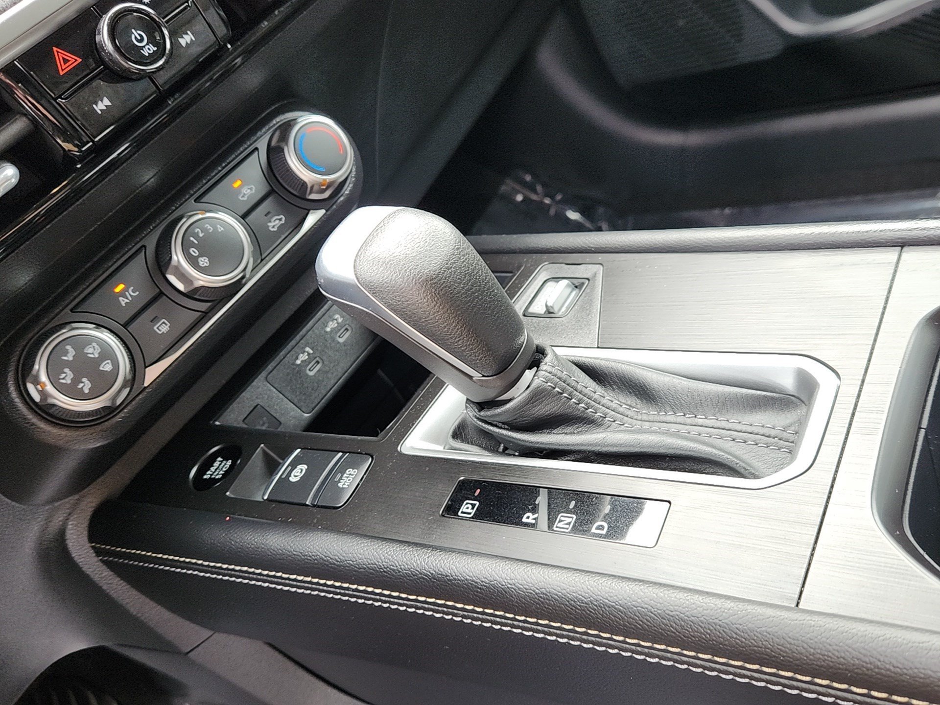 Used 2025 Gun Metallic Nissan SV image 14