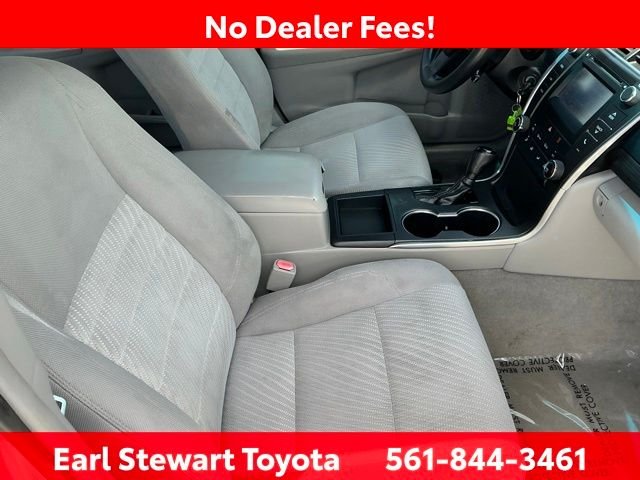 Used 2017 Silver Toyota LE image 28