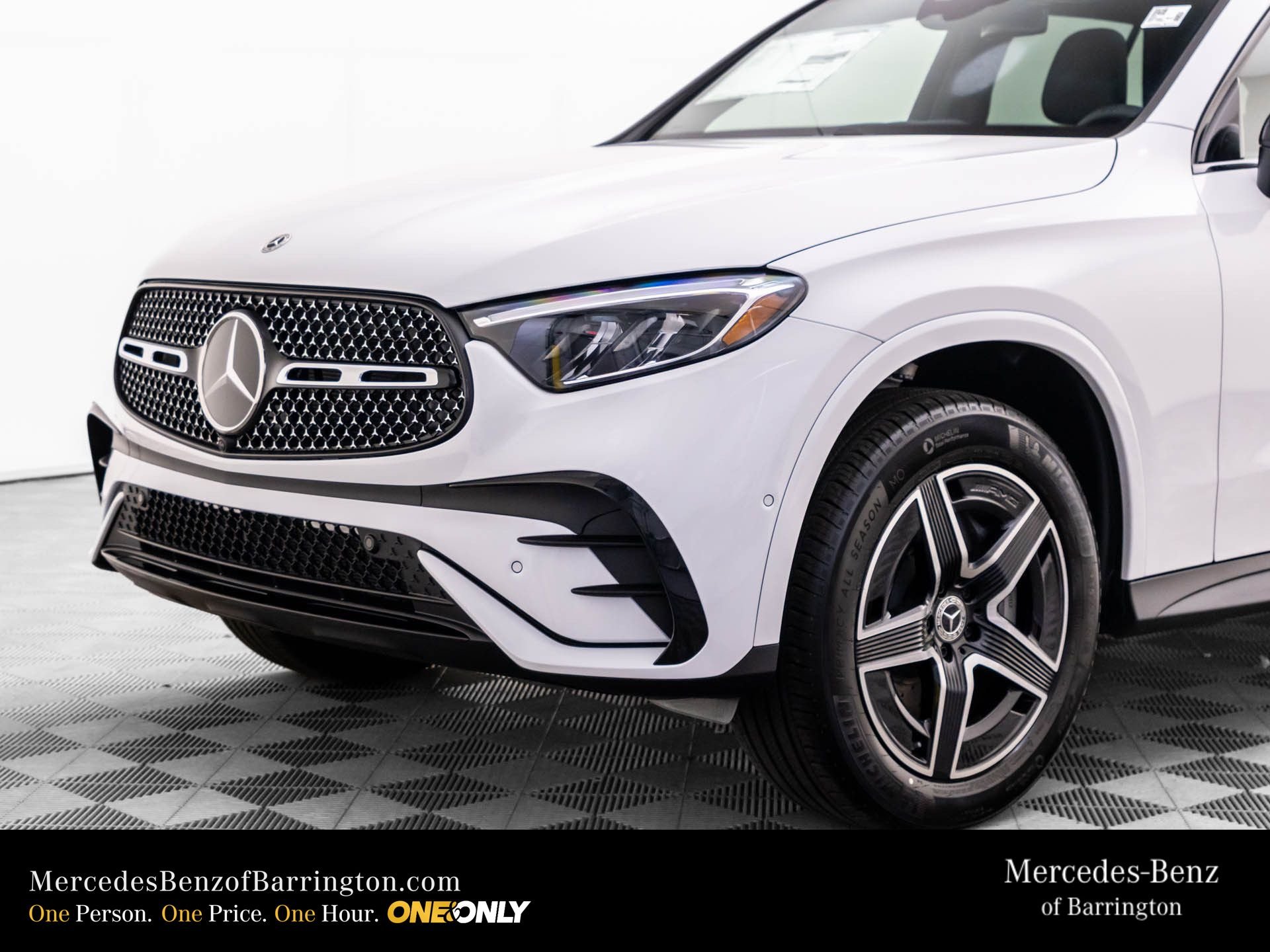 New 2026 MANUFAKTUR Moonlight White Metallic Mercedes-Benz GLC 300 image 41