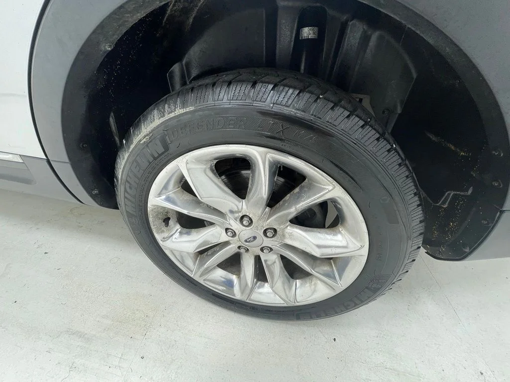 Used 2014 Silver Ford XLT image 11