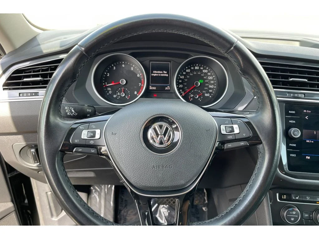 Used 2019 Platinum Gray Metallic Volkswagen SE image 35
