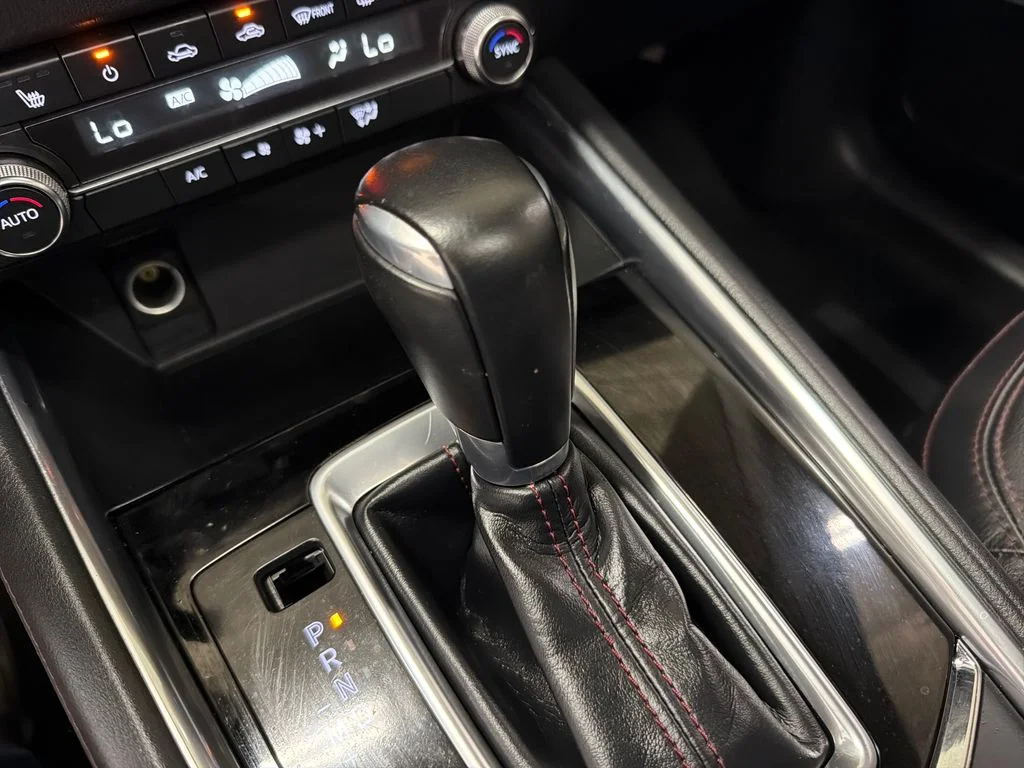Used 2024 Gray Mazda 2.5 S Carbon Edition AWD image 29