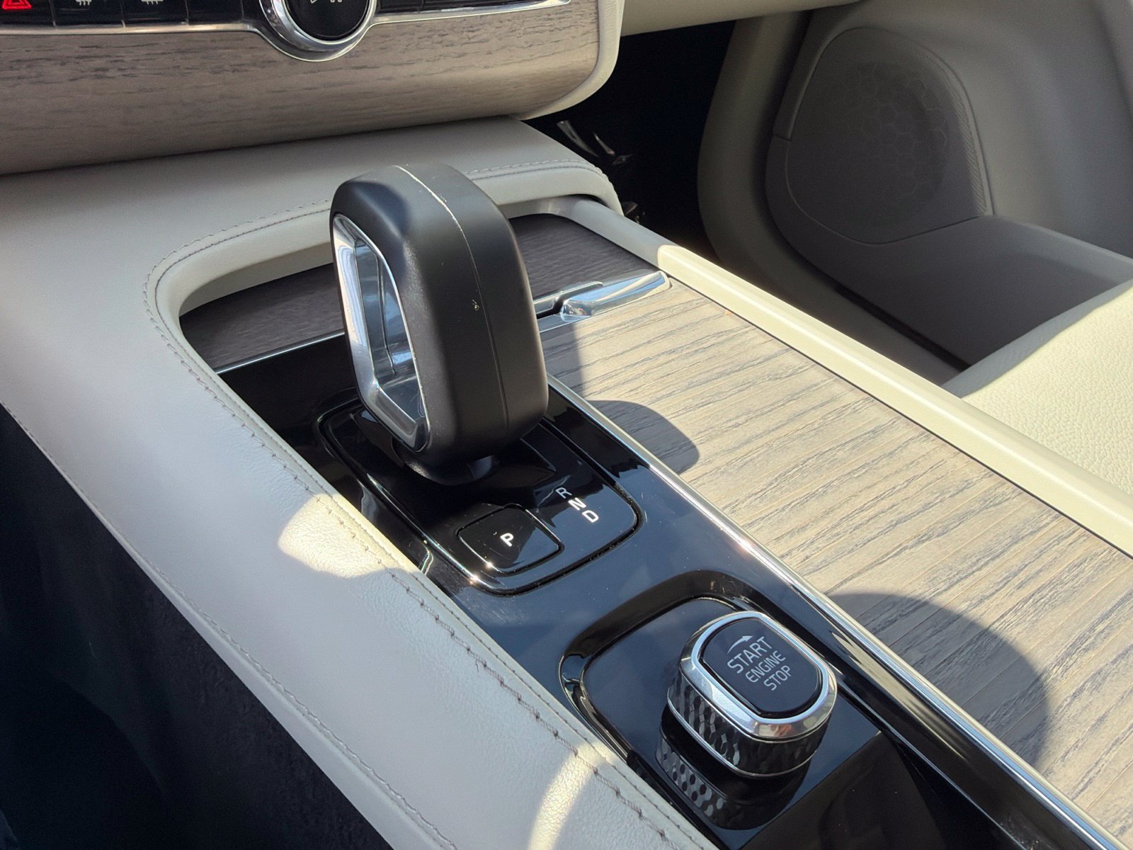 2024 Volvo XC90 Plus - Photo 27