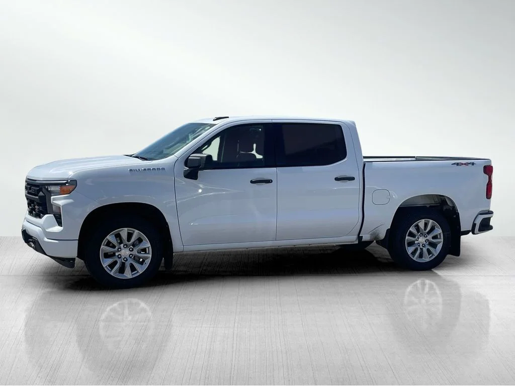 Used 2022 Summit White Chevrolet Custom image 6