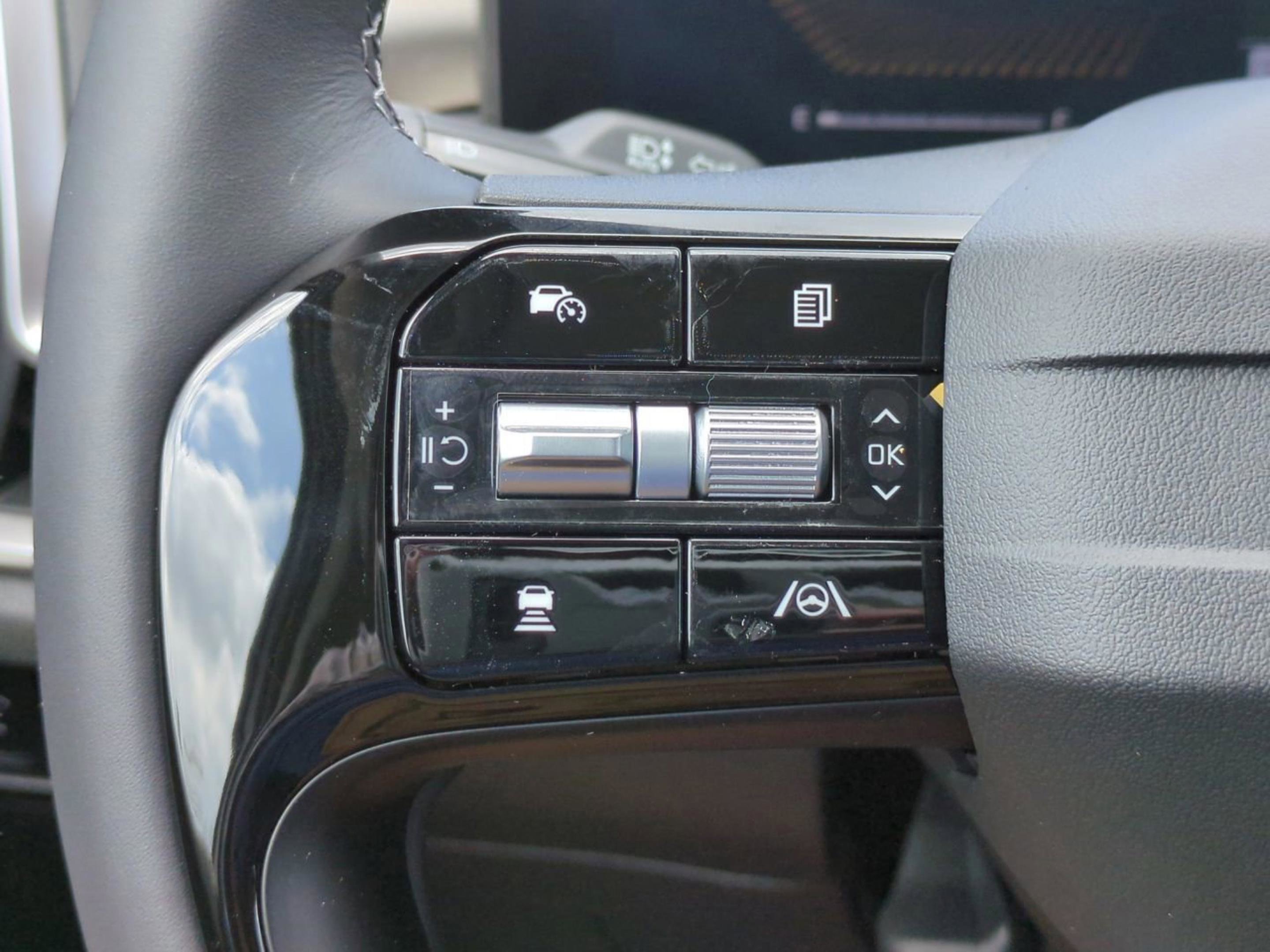 New 2026 Ivory Silver Kia LX image 27