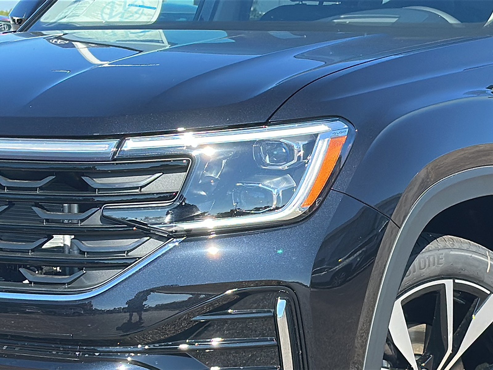 2026 Volkswagen Atlas SEL Premium R-Line photo 4