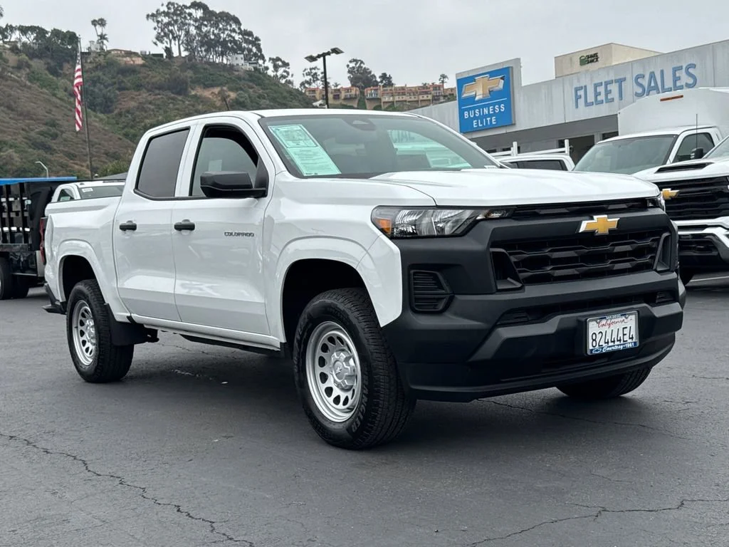 Used 2025 Summit White Chevrolet WT/LT image 4