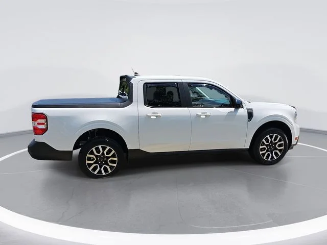 Used 2024 White Ford Lariat image 6