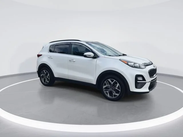 Used 2022 White Kia EX image 2