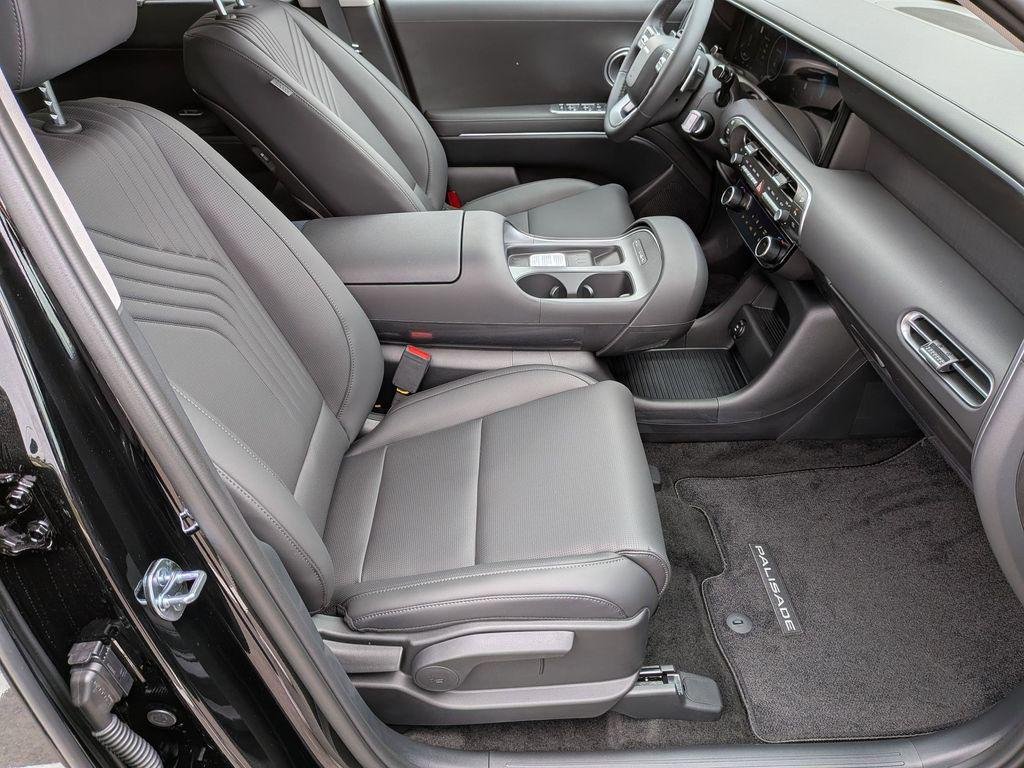 New 2026 Black Hyundai SEL 7P image 32