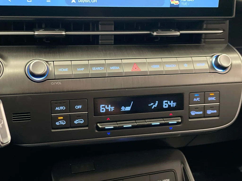 Used 2024 Abyss Black Pearl Hyundai Limited image 18