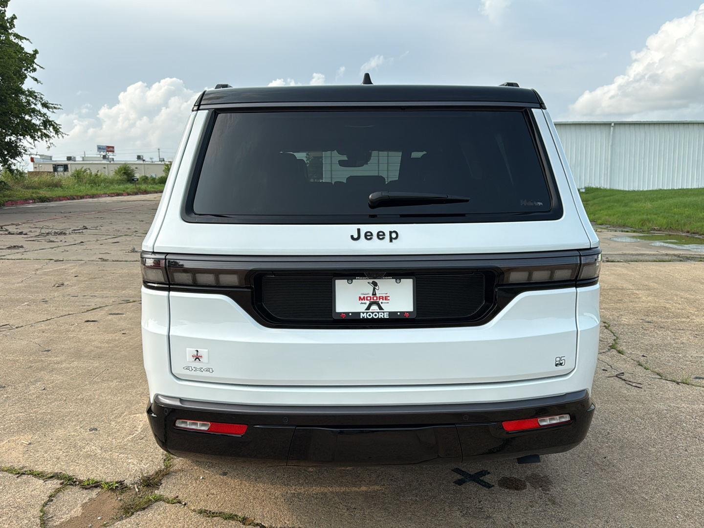 New 2026 Bright White Clear-Coat Exterior Paint Jeep 85th Anniversary image 6