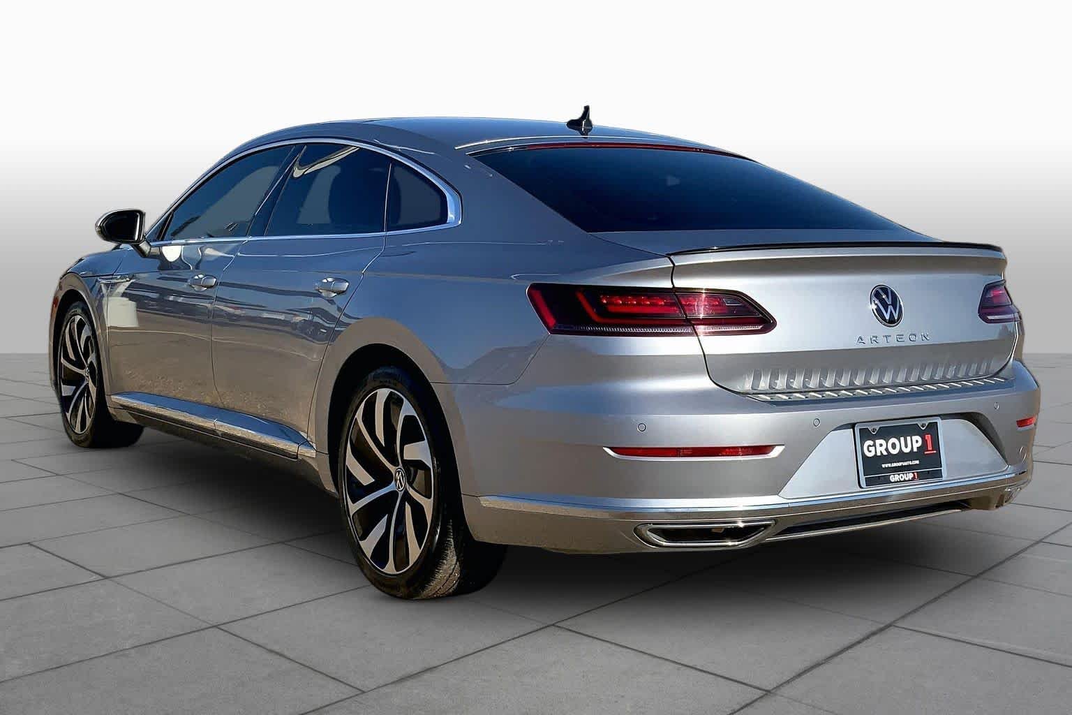 Used 2021 Pyrite Silver Metallic Volkswagen SEL R-Line image 12