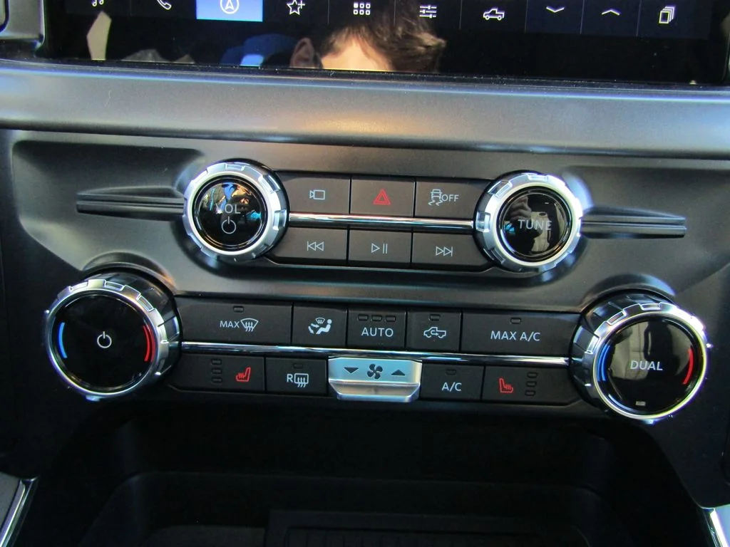 New 2026 Carbonized Gray Metallic Ford XLT image 35