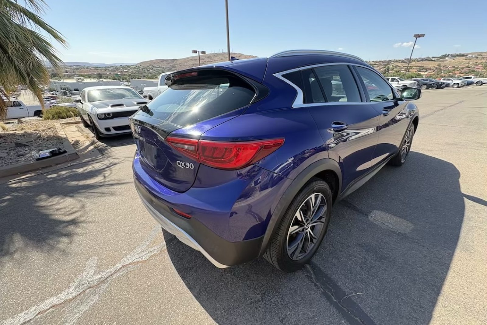Used 2017 Ink Blue INFINITI Premium image 6