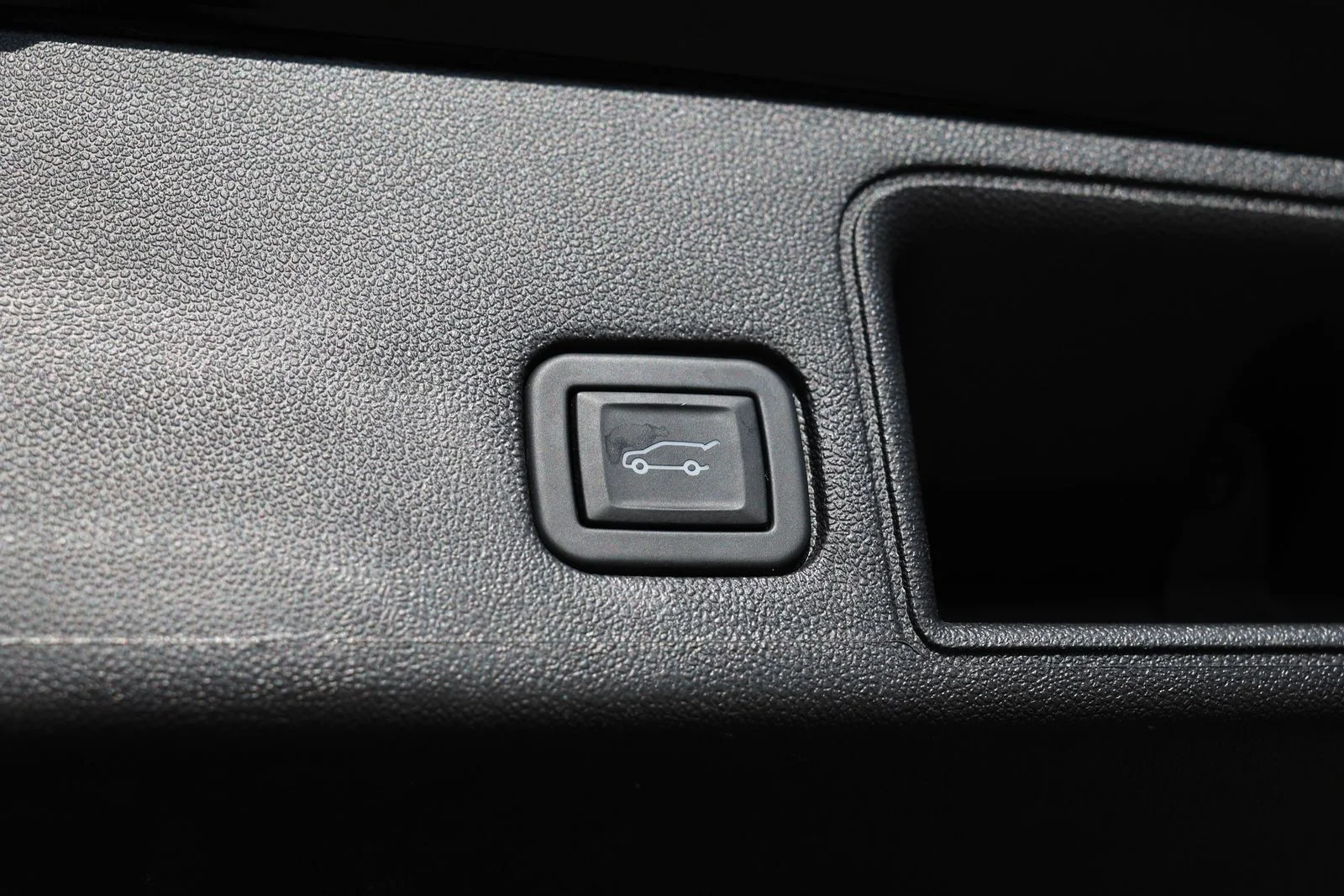 Used 2024 Black GMC SLT image 33