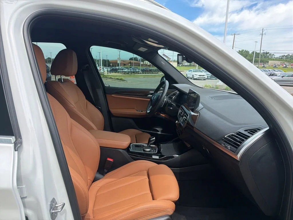 Used 2023 White BMW sDrive30i image 25