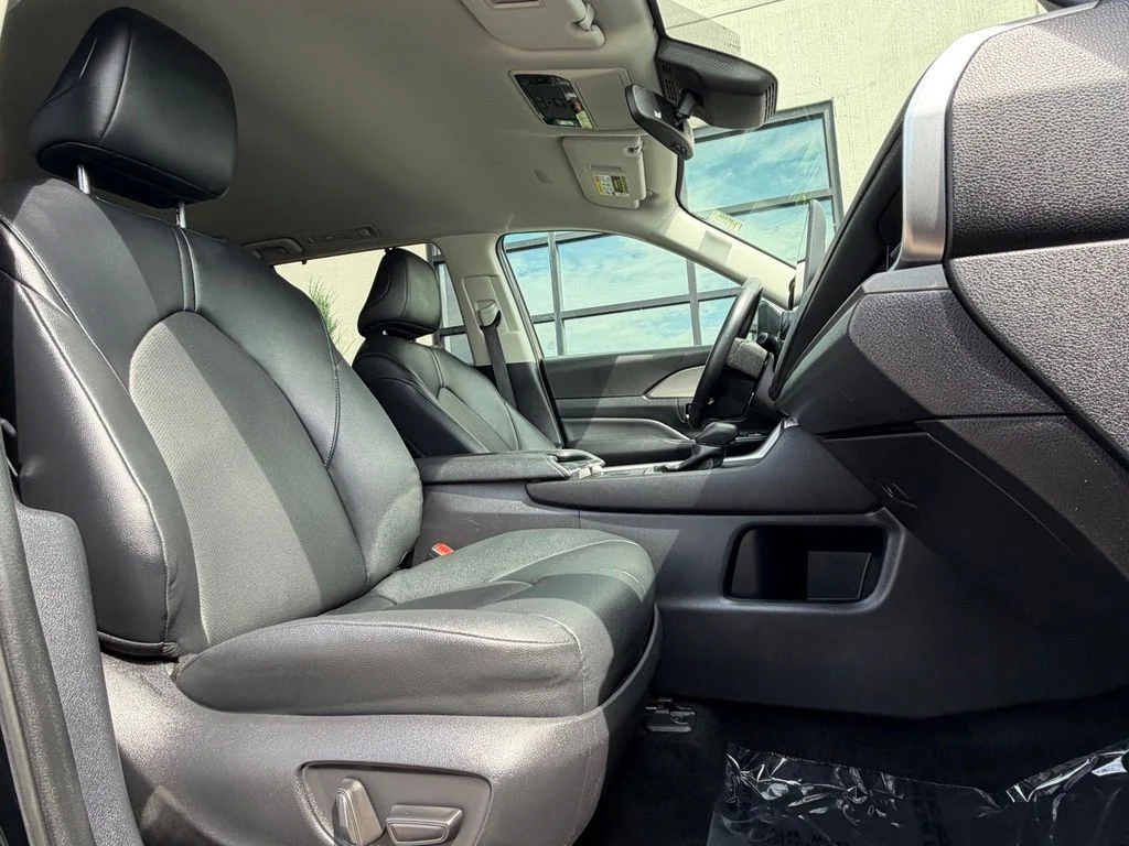 Used 2025 Black Toyota XLE image 20