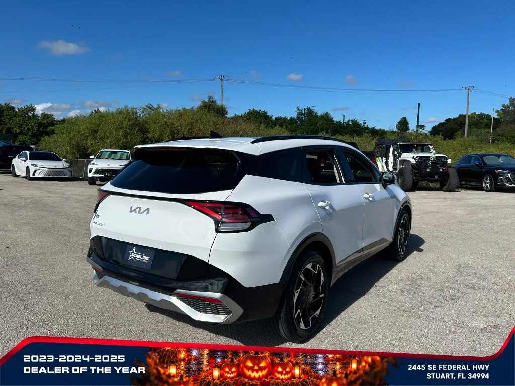 Used 2025 White Kia SX-Prestige image 5