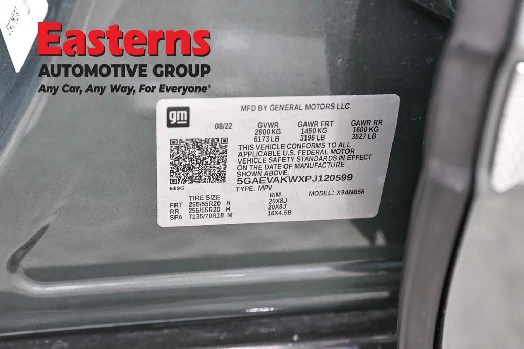 Used 2023 Green Buick Essence image 39