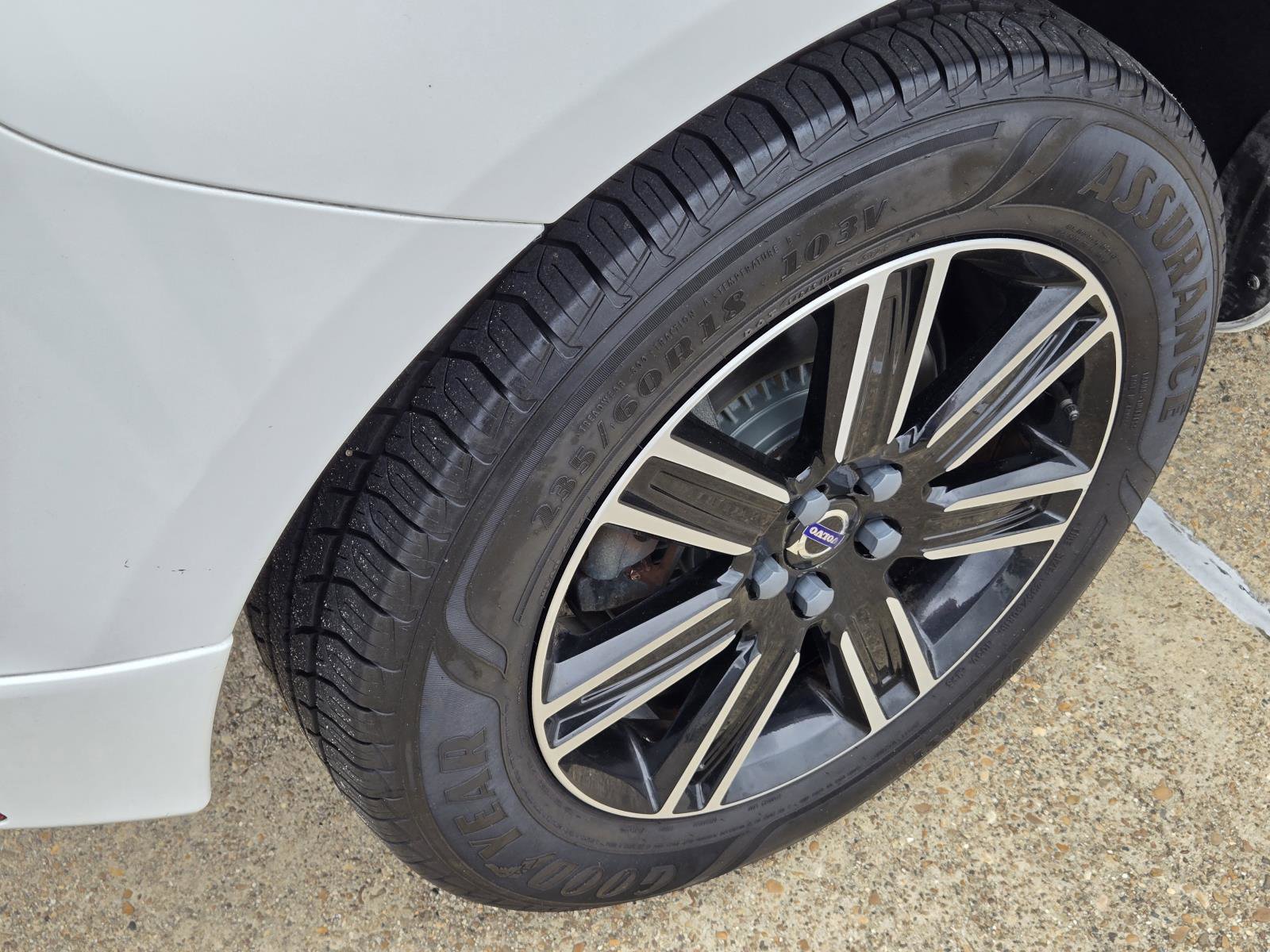 Used 2016 Ice White Volvo T5 Premier image 12