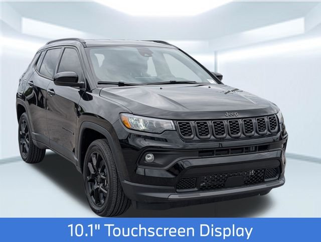 New 2026 Diamond Black Crystal Pearl-Coat Exterior Paint Jeep Latitude image 9