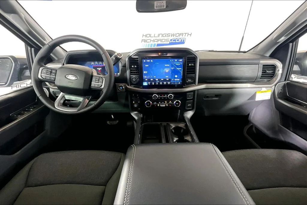 New 2026 Iconic Silver Metallic Ford XLT image 5