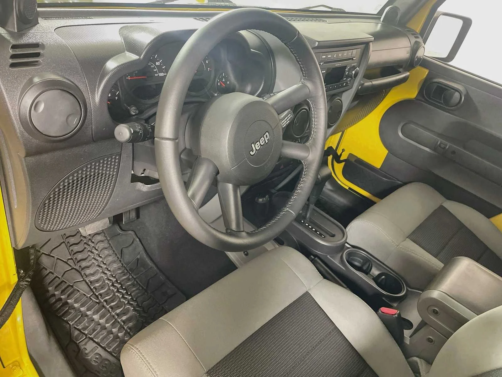 Used 2009 Detonator Yellow Jeep X image 7