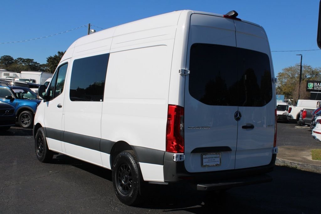 New 2026 Arctic+White Mercedes-Benz Crew 144 WB image 5