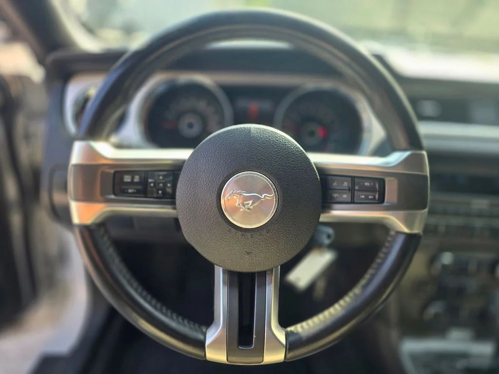 Used 2014 White Ford V6 Premium image 9