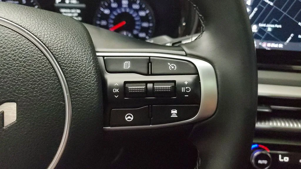 Used 2022 White Kia GT-Line image 31