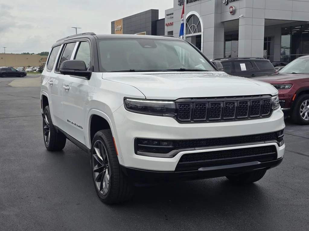 Used 2025 Bright White Clearcoat Jeep Series II Obsidian image 3