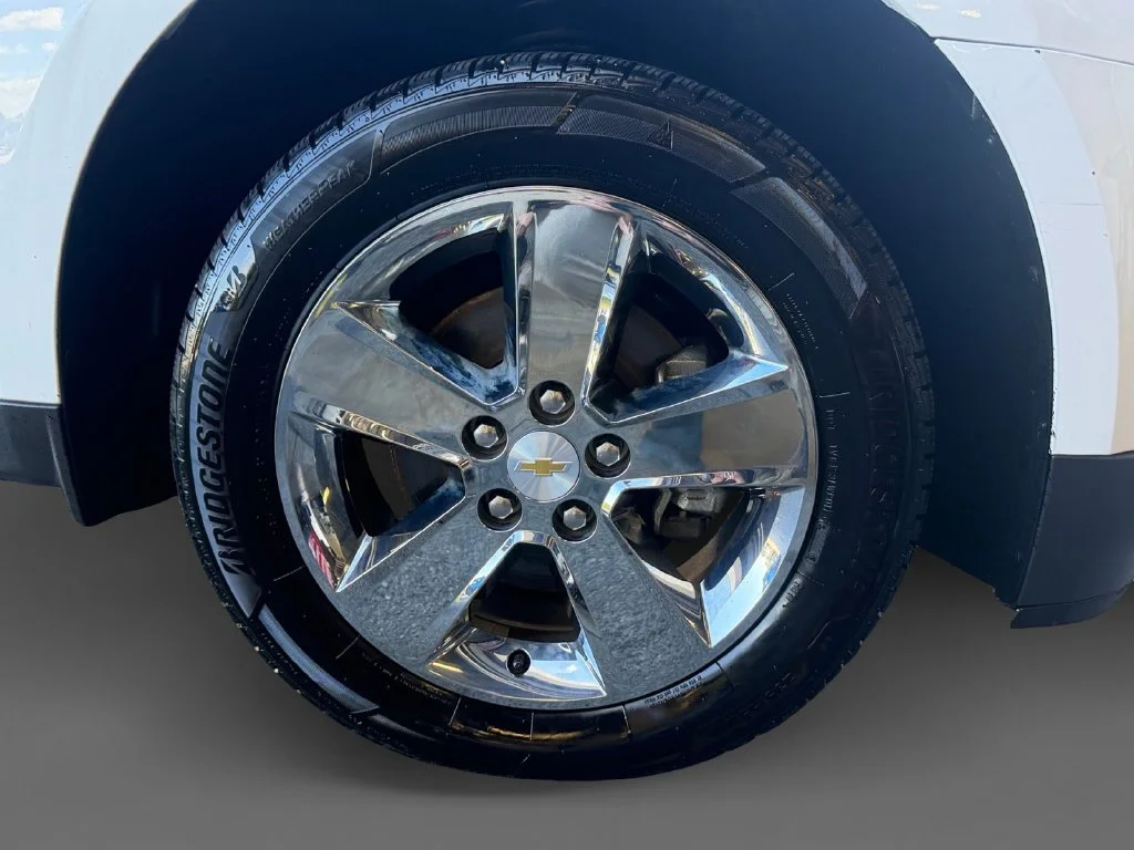 Used 2015 SUMMIT WHITE Chevrolet LT image 9