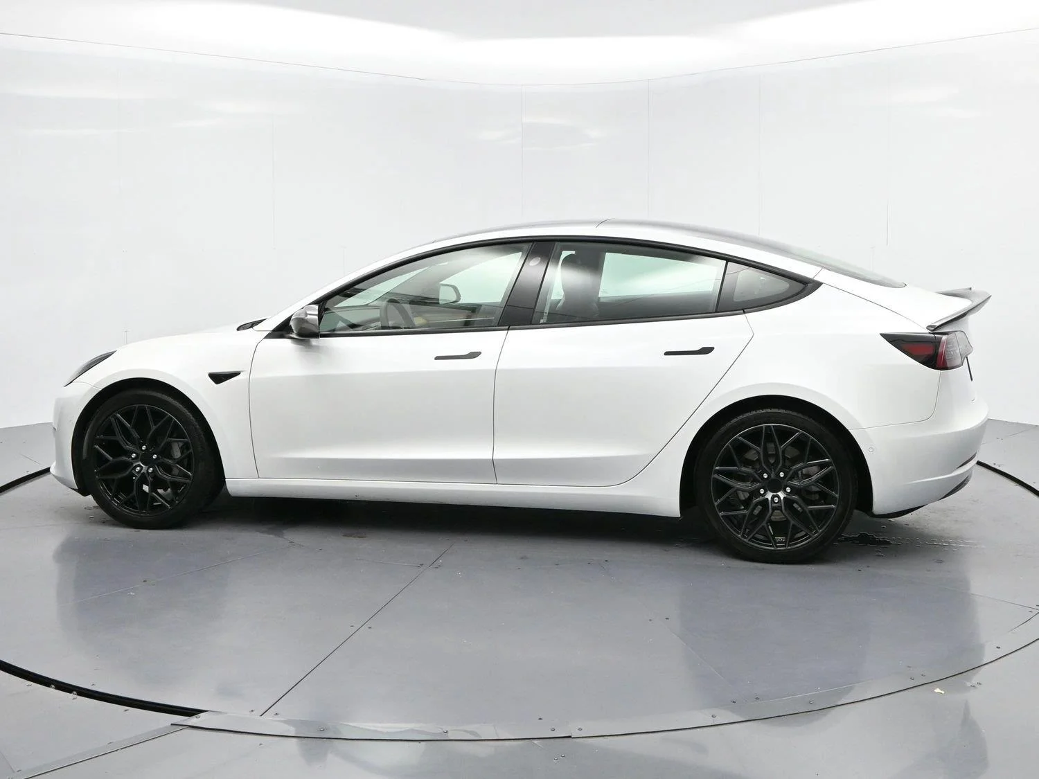 Used 2021 Pearl White Multi-coat Tesla Standard Range Plus image 5