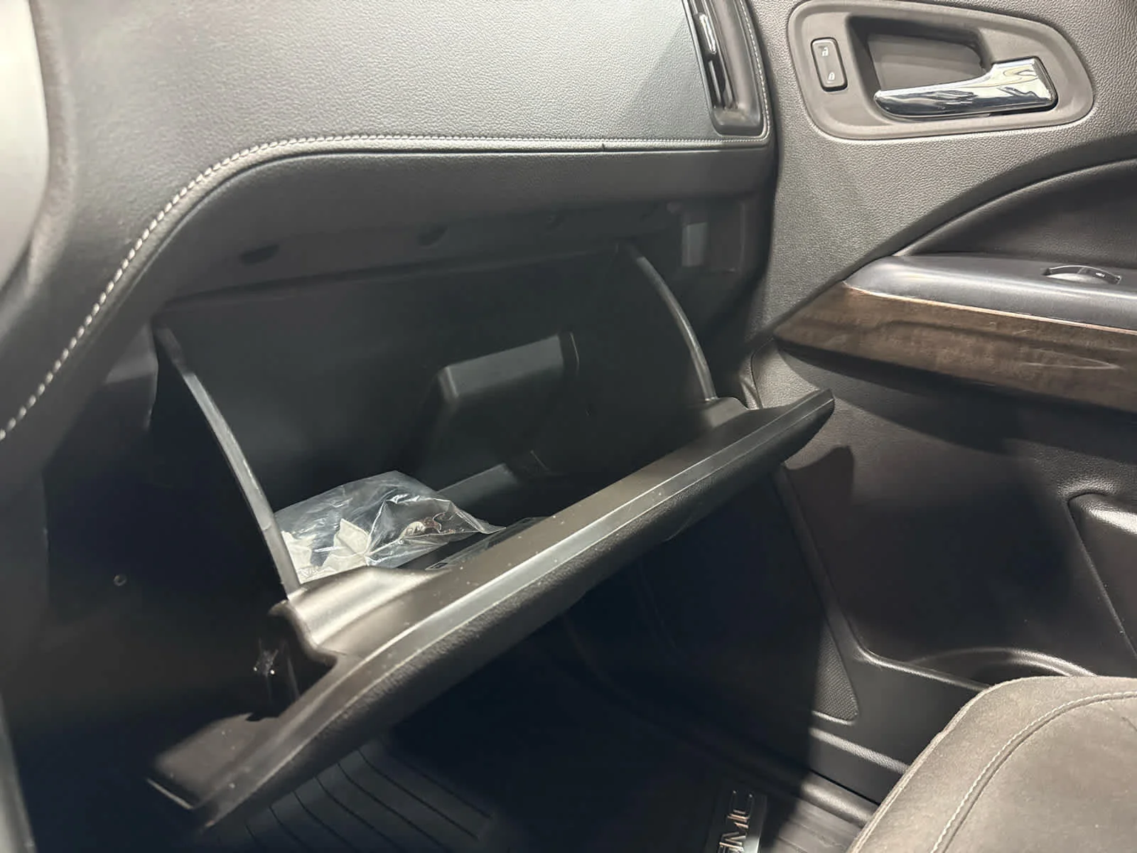 Certified Used 2022 Desert Sand Metallic GMC Elevation image 20