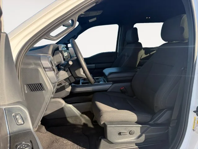 Used 2025  Ford XLT image 11
