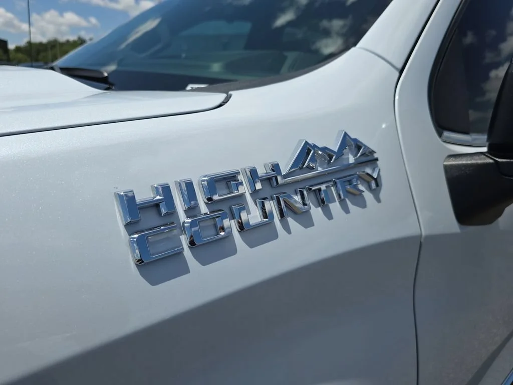 New 2026 Polar White Tricoat Chevrolet High Country image 38