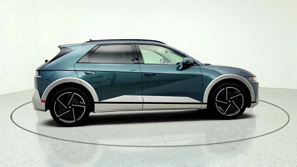 Used 2025 Digital Teal Hyundai Limited AWD *Ltd Avail* image 4