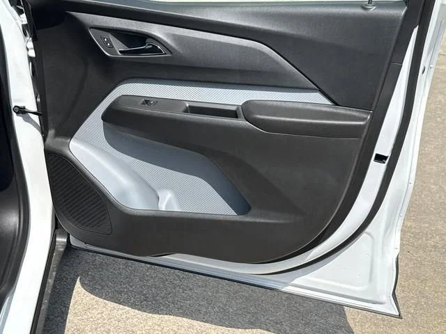 New 2027 Summit White Chevrolet RS image 14
