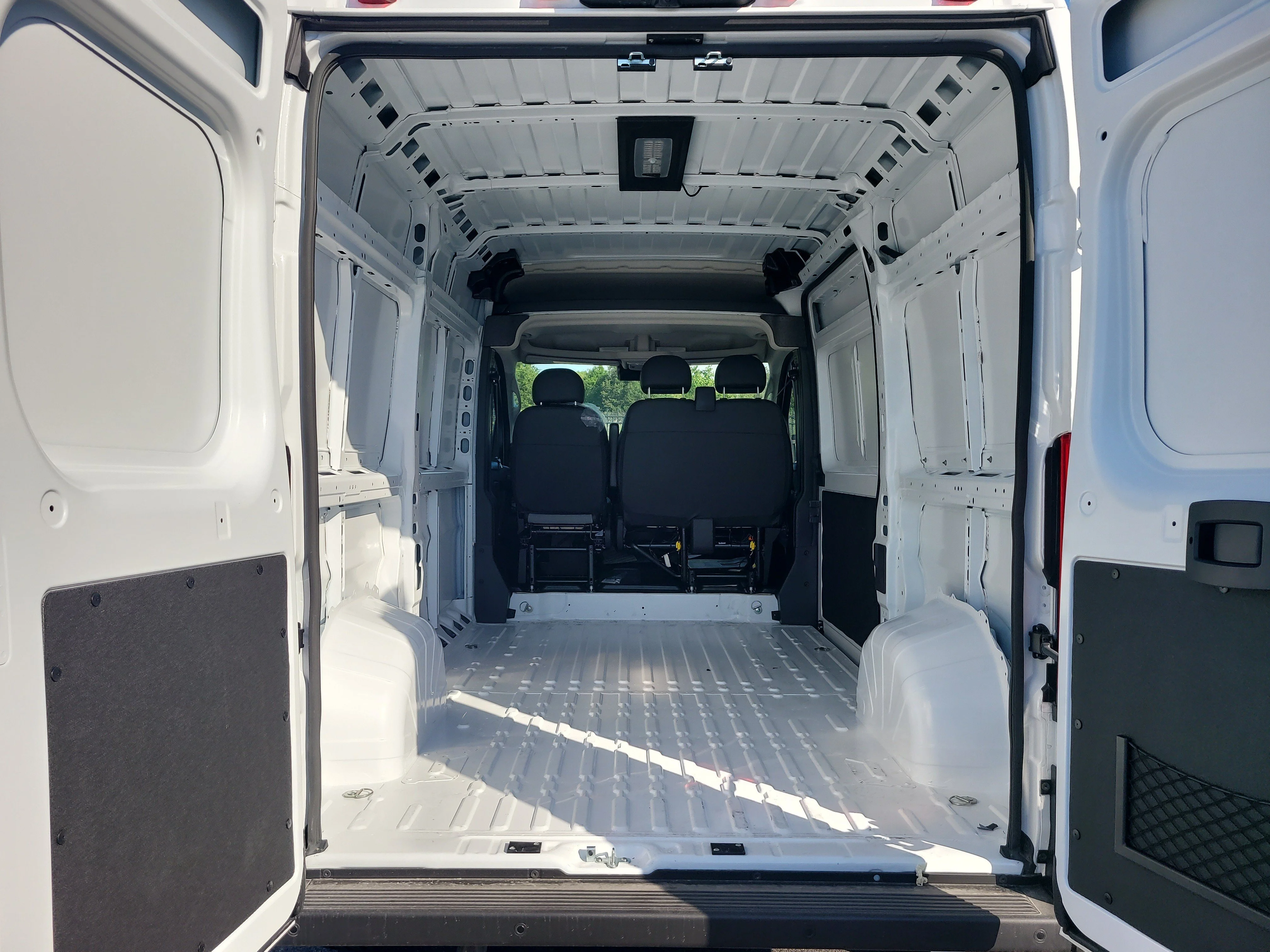 New 2026 Bright White Clearcoat RAM Tradesman image 9