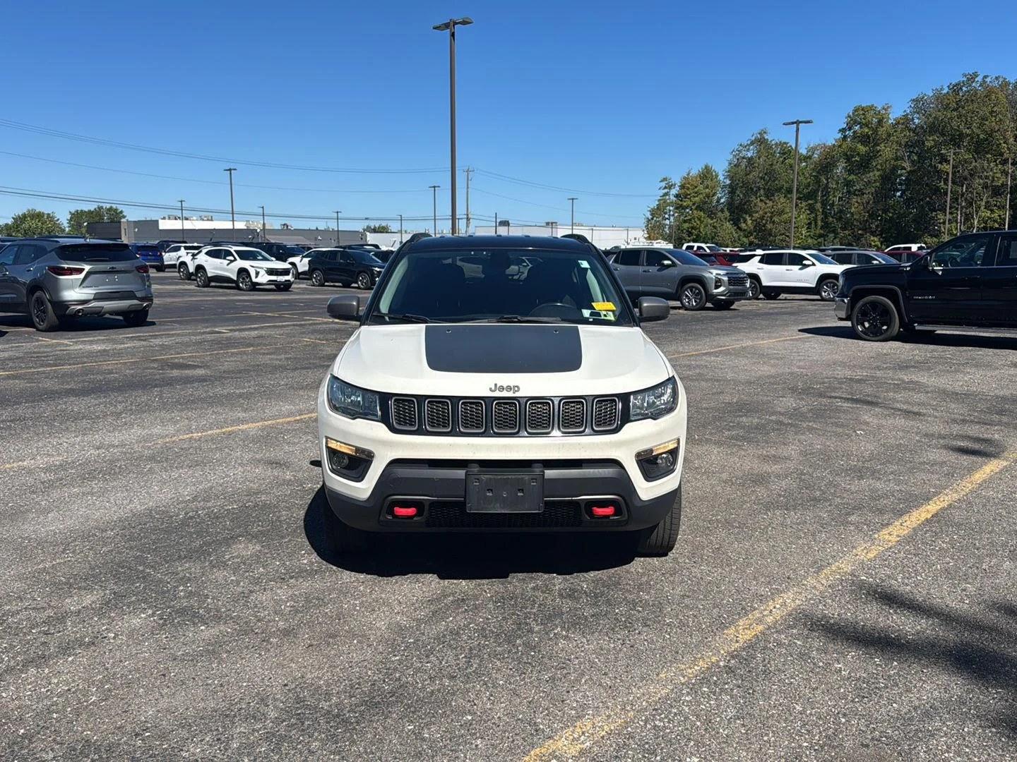 Used 2019 White Clearcoat Jeep Trailhawk image 2
