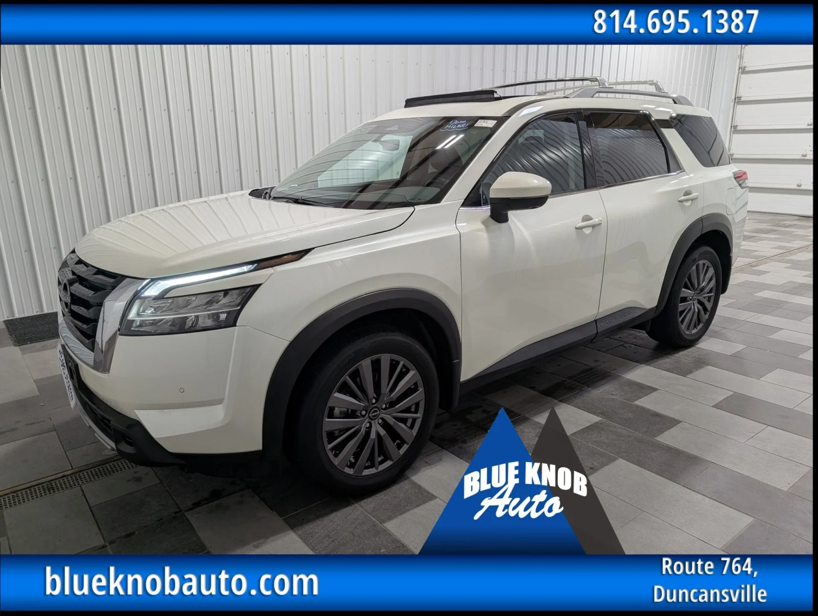 2023 Nissan Pathfinder SL 4WD's photo