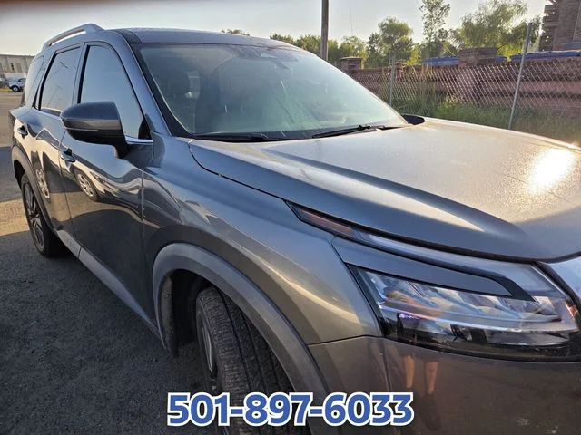 Used 2023 Gray Nissan SL image 8