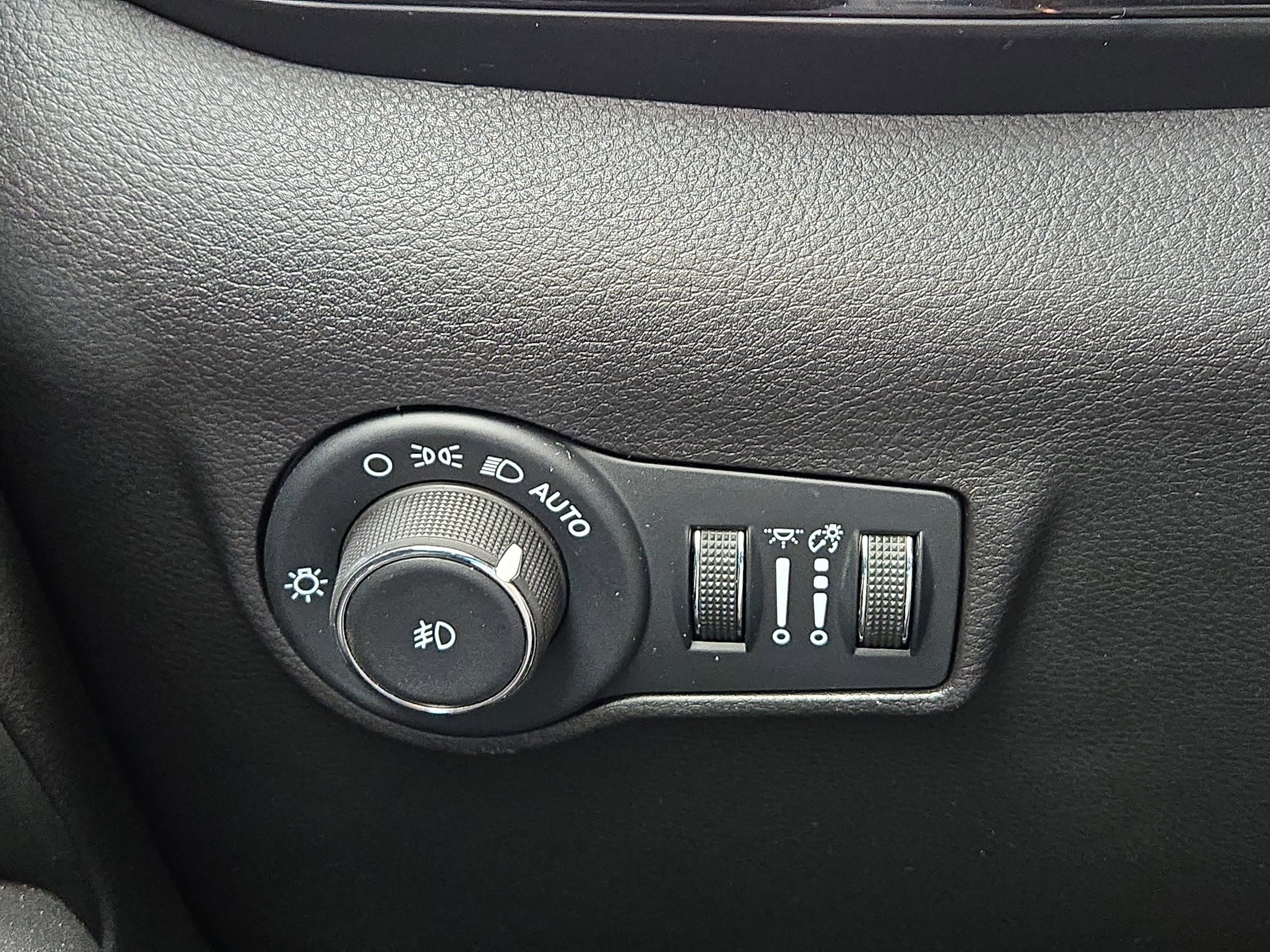 Certified Used 2025 Bright White Clearcoat Jeep Trailhawk image 20