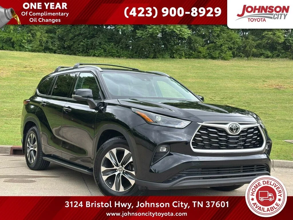 Used 2022 Black Toyota XLE image 1