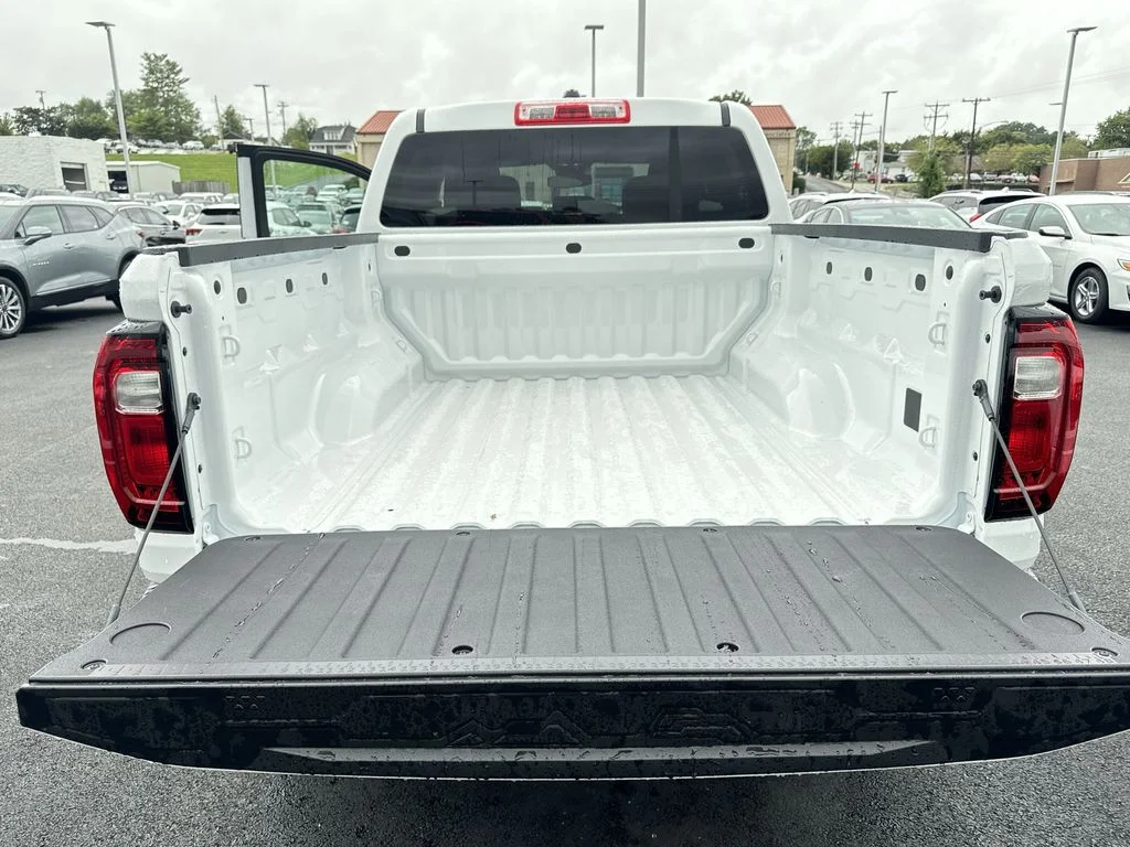 Used 2024 White GMC Elevation image 28